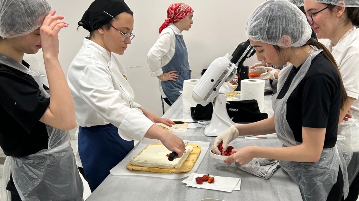 BEYLENT ÜNİVERSİTESİ AŞÇILIK BÖLÜMÜ ZİYARETİMİZ